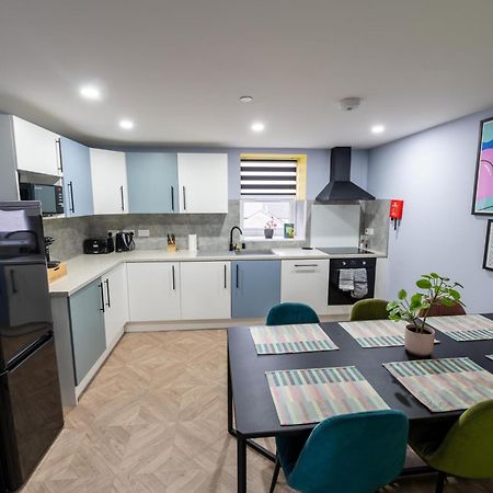 Aaron Wise - 51 Fitzhamon Apartments Cardiff Buitenkant foto